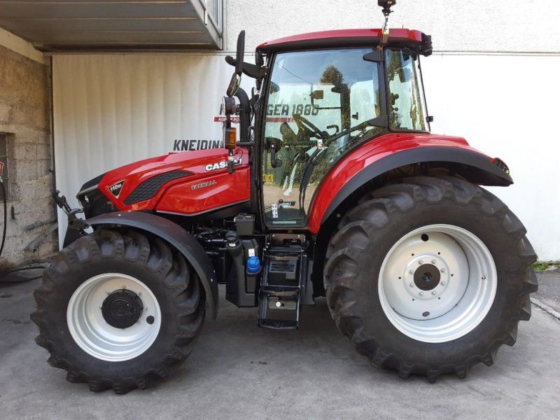 Case IH Farmall 110M