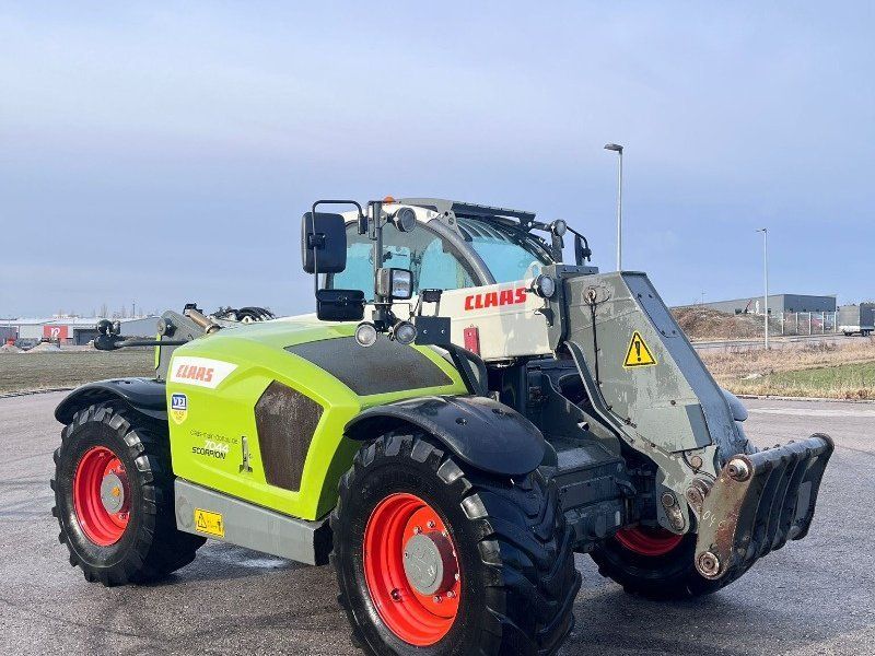 Claas Scorpion 7044