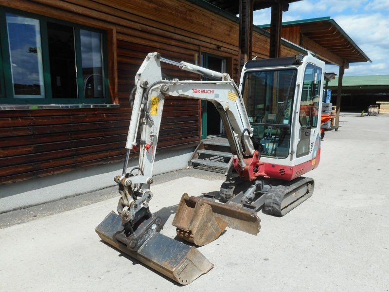 Takeuchi TB 219 ( 2.020KG ) mit POWERTILT