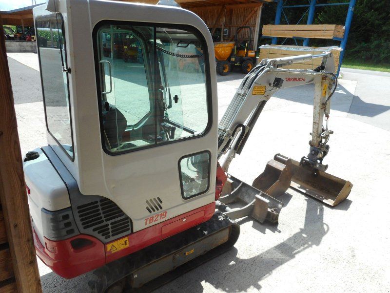 Takeuchi TB 219 ( 2.020KG ) mit POWERTILT
