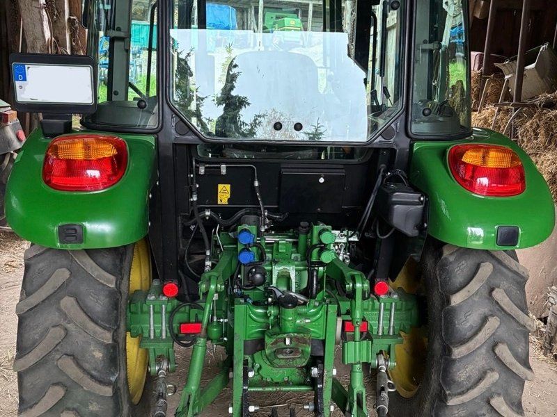 John Deere 5050 E
