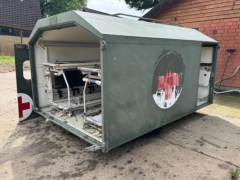 Mercedes-Benz Sanikabine Koffer pedition KrKw Krankenwagen
