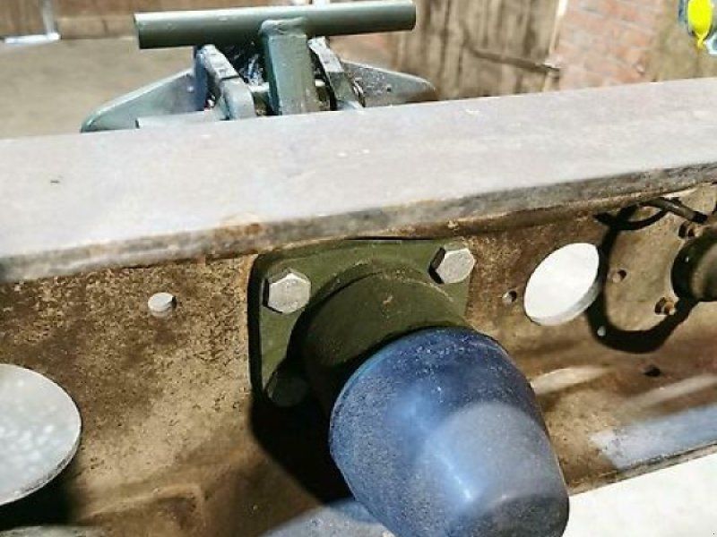Ringfeder Anhängerkupplung Nato Bj. 2013 MAN