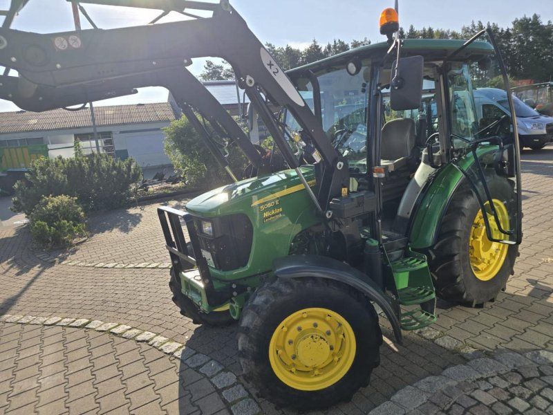 John Deere 5050E orig. Kabine, Frontlader