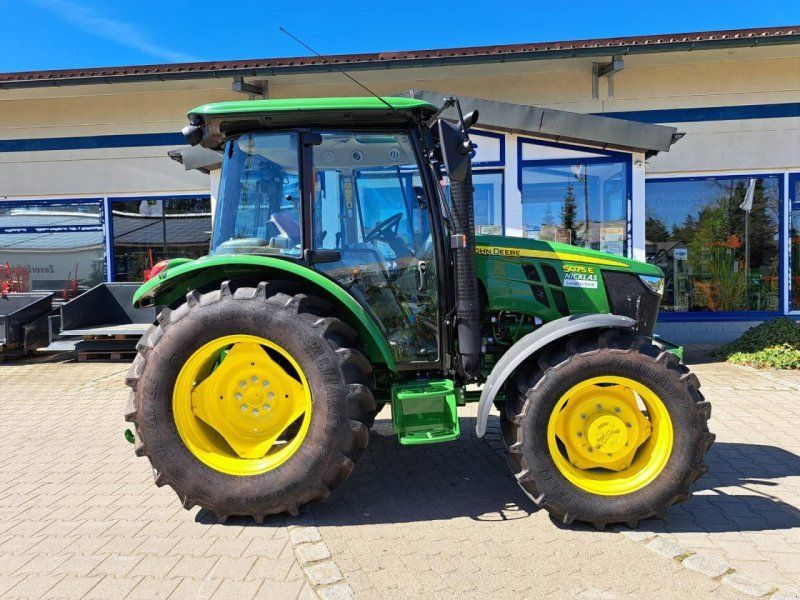 John Deere 5075E mit original Kabine