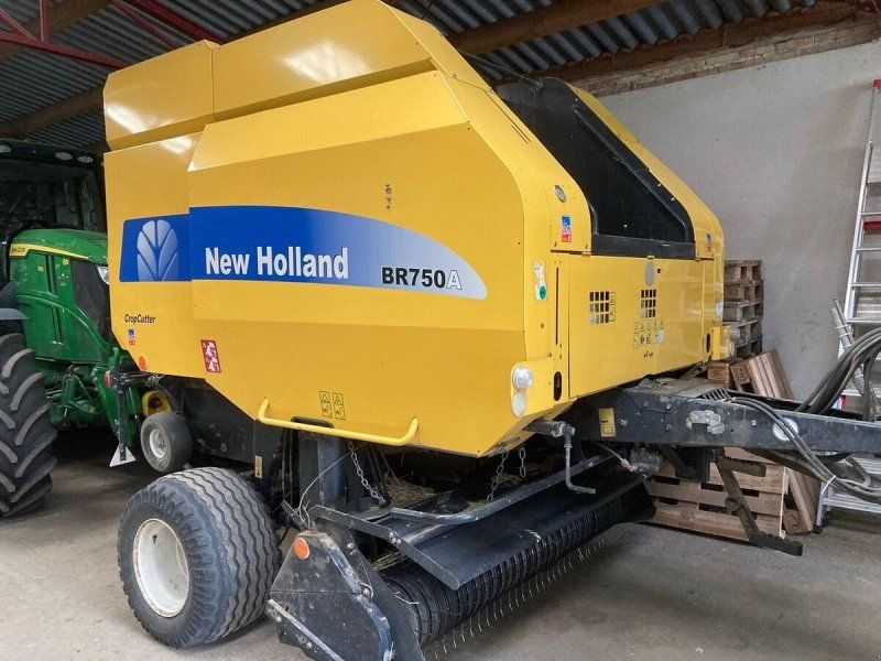 New Holland BR 750 A