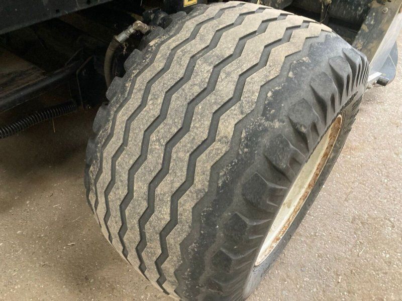 New Holland BR 750 A