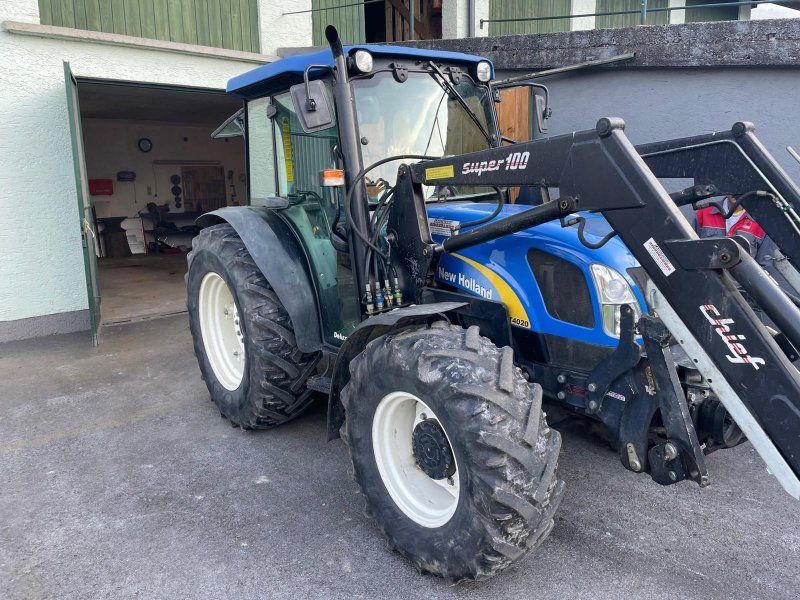 New Holland T4020 DeLuxe