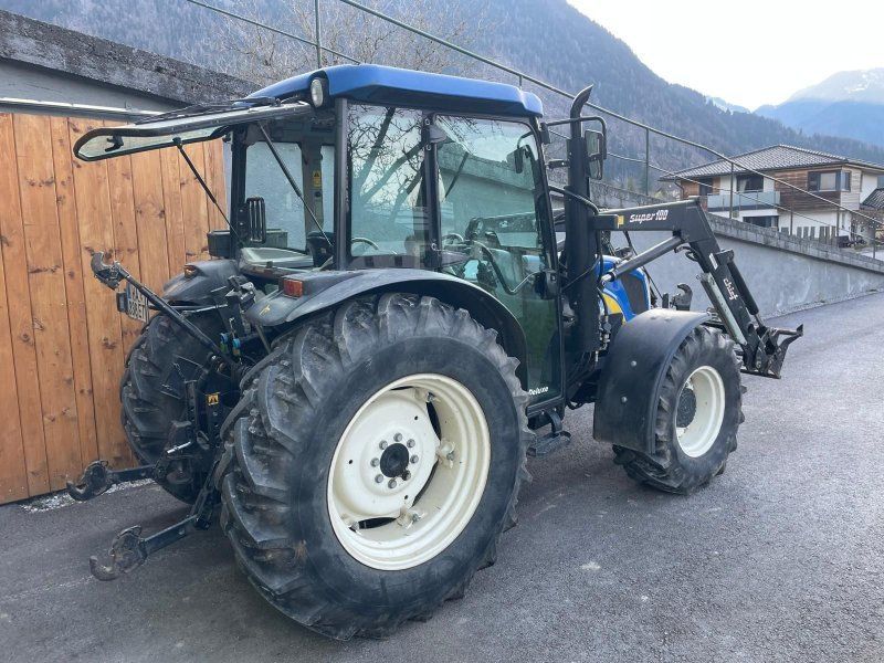 New Holland T4020 DeLuxe