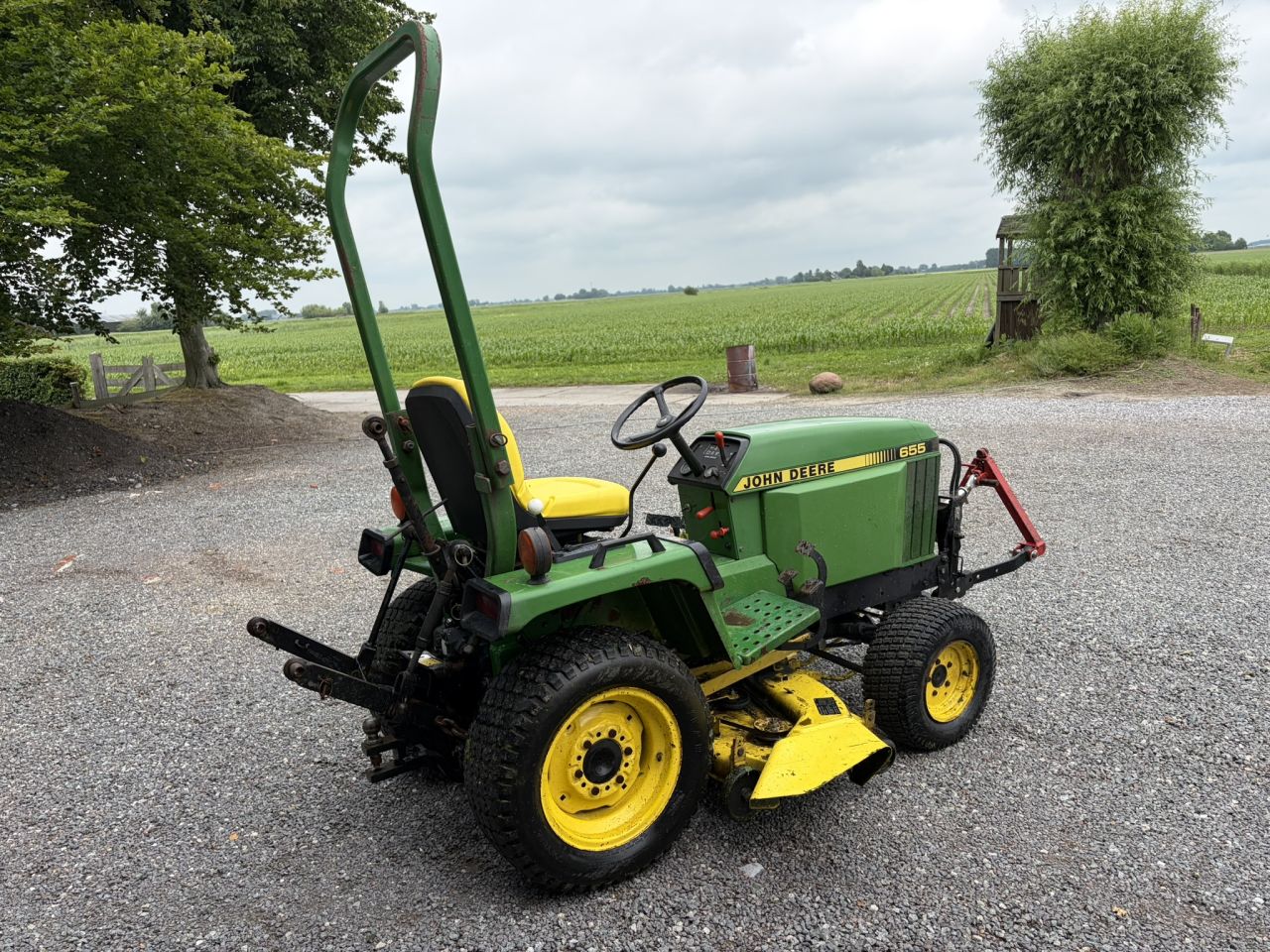 John Deere 655 Diesel 4wd compact tractor met maaidek, fronthef