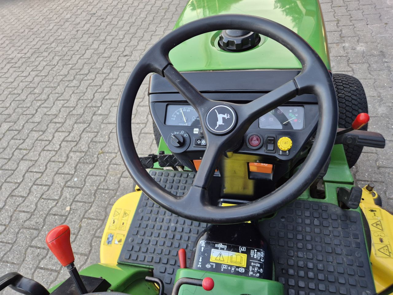 JOHN DEERE 4100 HST COMPACT TRACTOR 4WD MET MAAIDEK PRIJS MARGE