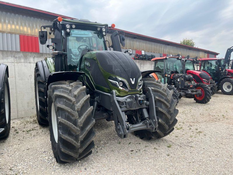 Valtra Q 265 mit Rüfa und Forstkabine
