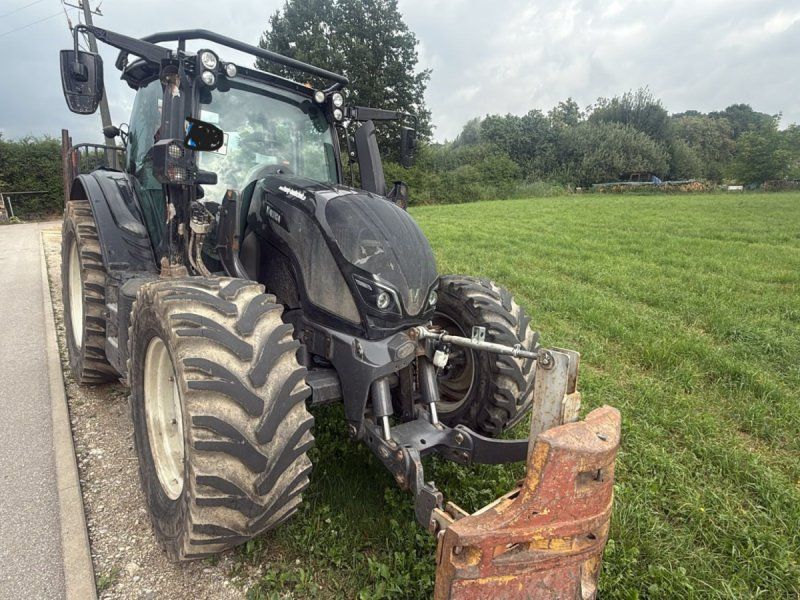 Valtra N 134 A mit Rüfa