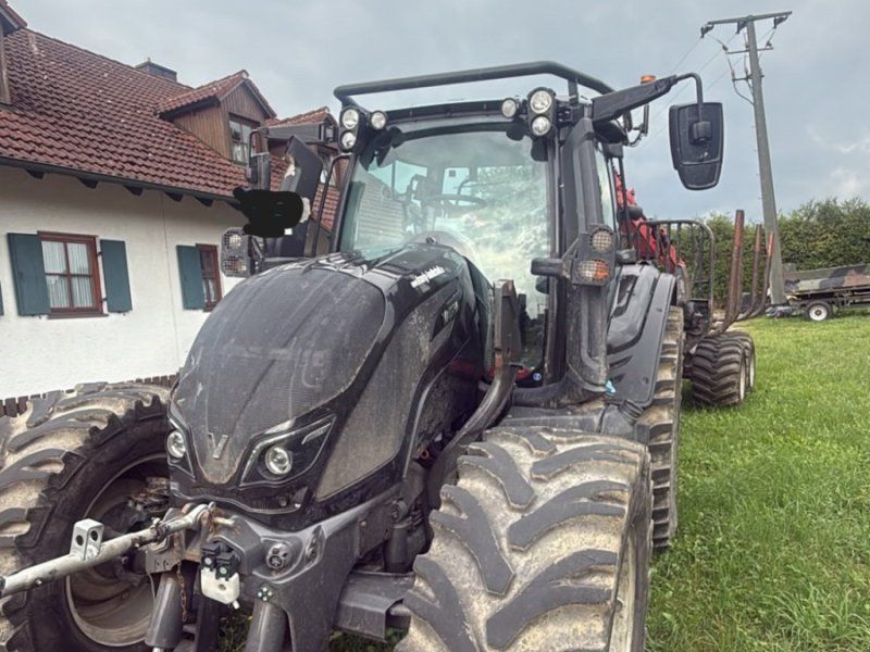 Valtra N 134 A mit Rüfa