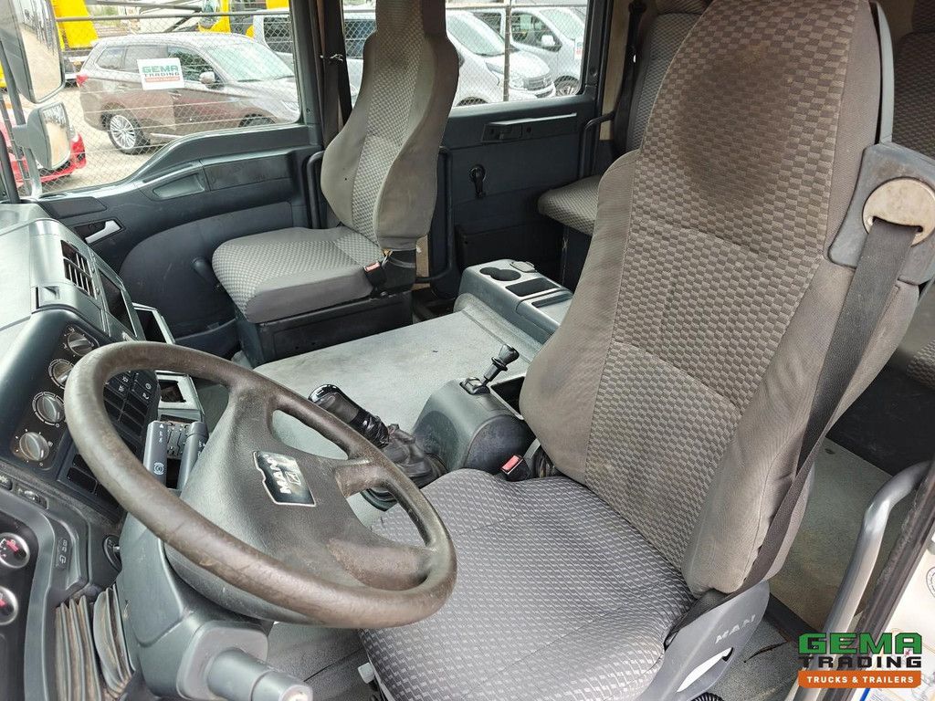 MAN TGL 12.210 4x2 Double Cab Euro4 - Doka - Open Load Bed + Hydraulic Ramp - Manual Transmission