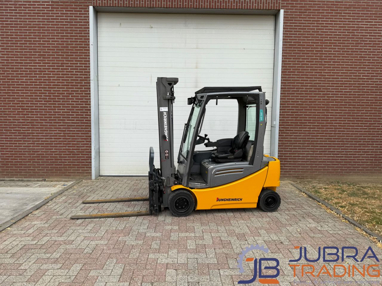 Jungheinrich EFG320 Elektrostapler | 2019 | 8.233 Bh | 2 t