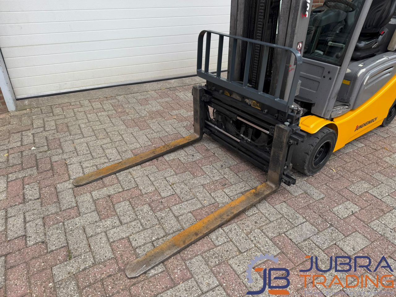 Jungheinrich EFG320 Elektrostapler | 2019 | 8.233 Bh | 2 t