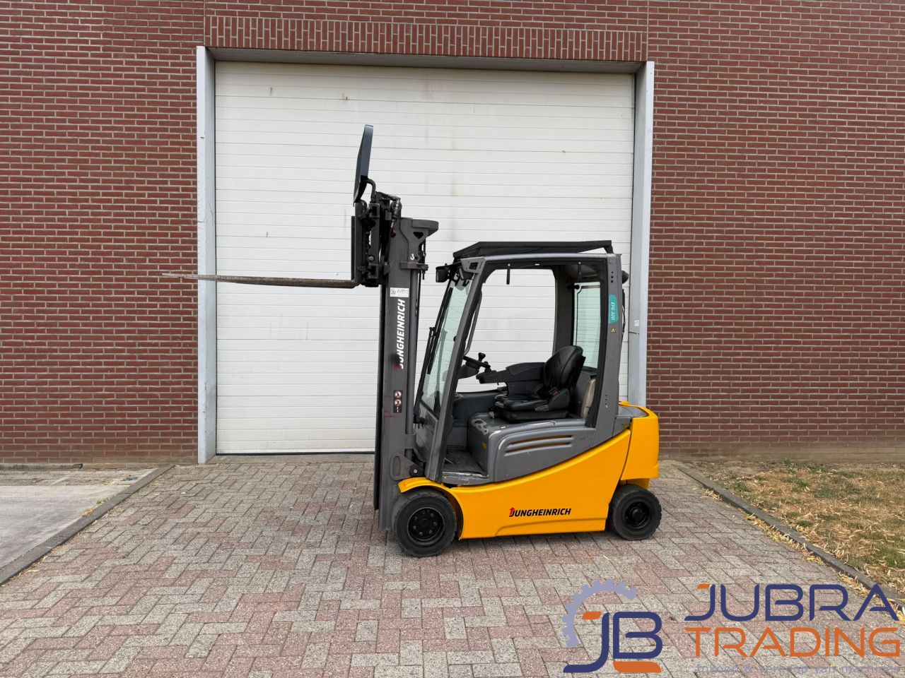 Jungheinrich EFG320 Elektrostapler | 2019 | 8.233 Bh | 2 t