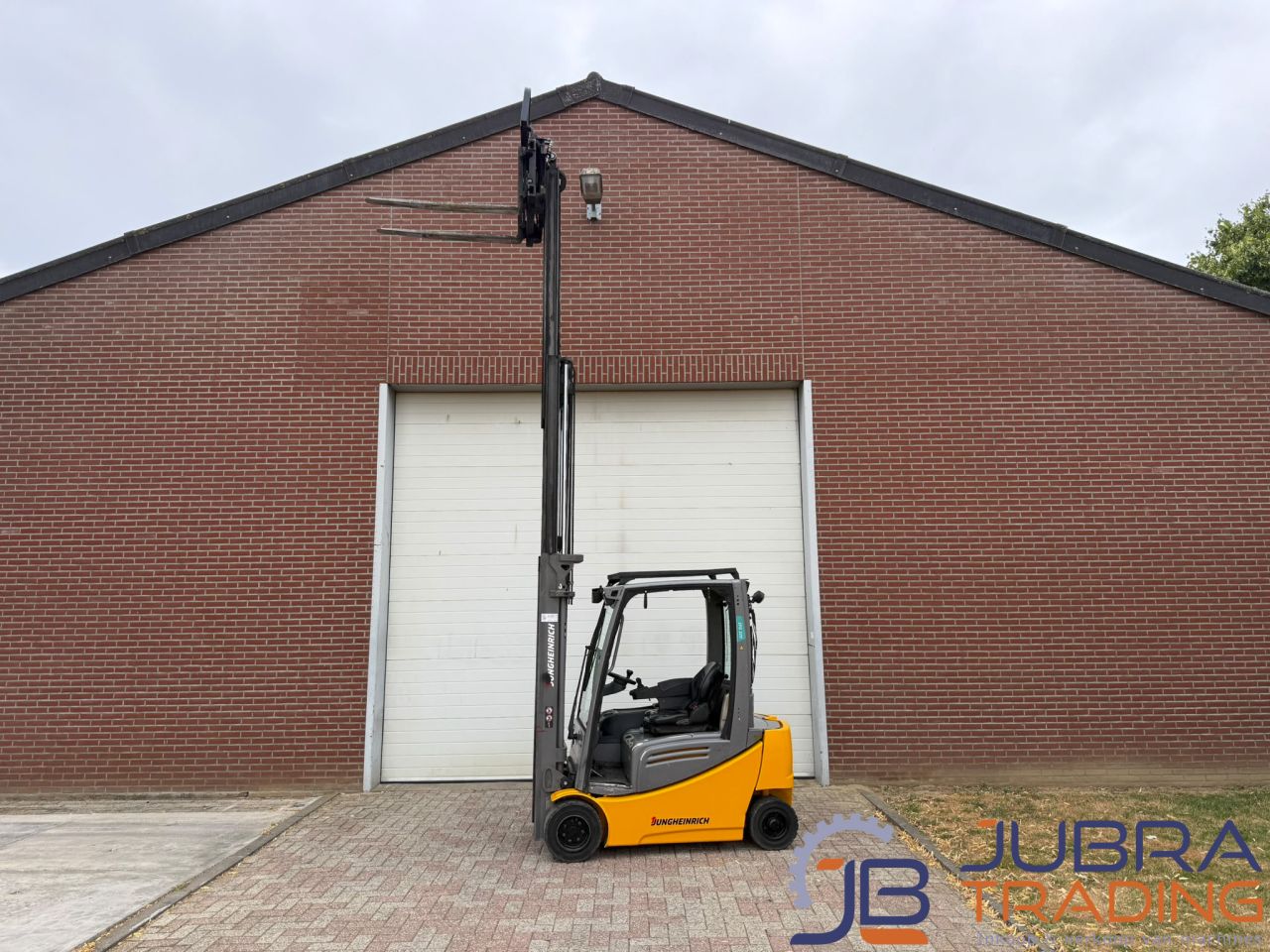 Jungheinrich EFG320 Elektrostapler | 2019 | 8.233 Bh | 2 t