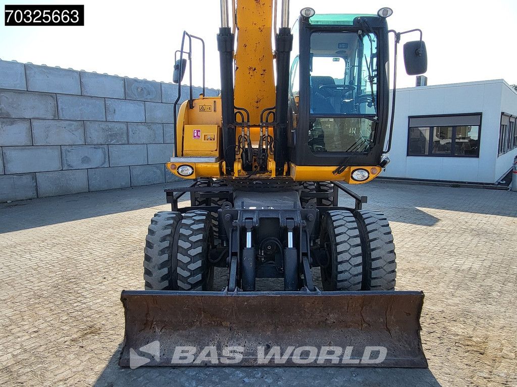 JCB JS200 W