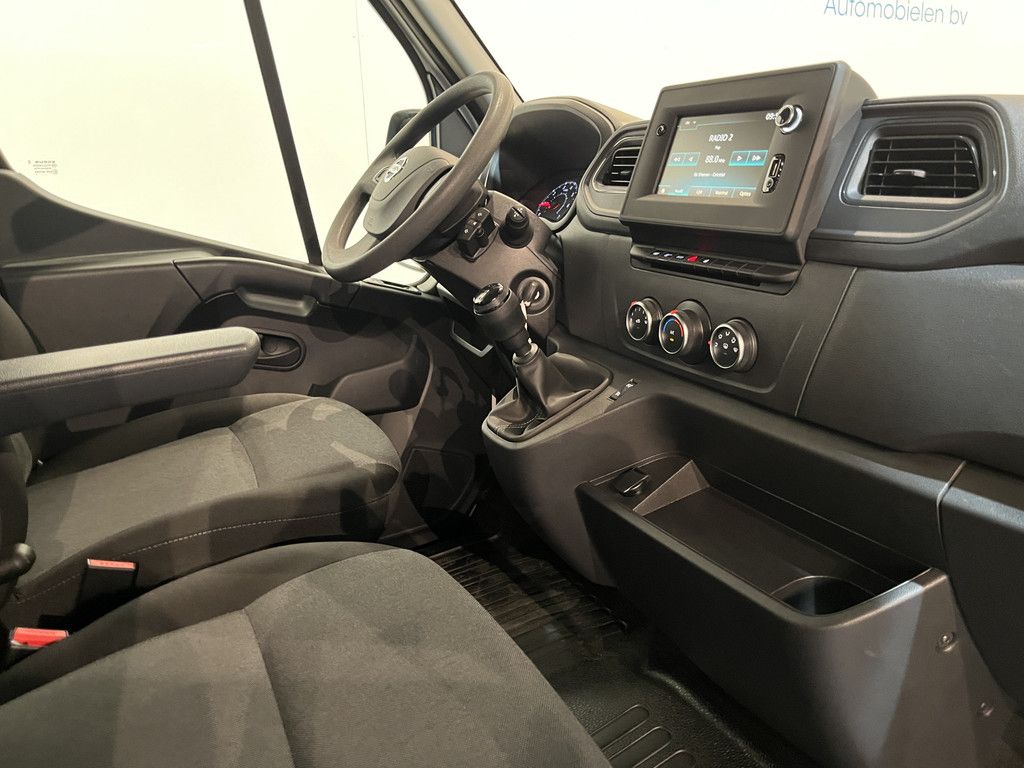 Nissan INTERSTAR 2.3 L3 DC 145 PK / Open Laadbak / Dubbel Cabine 7 Pers. / Trekhaak 3500 KG / Airco / Cruise Control / CarPlay / Dubbel Lucht / 21.500 KM !!