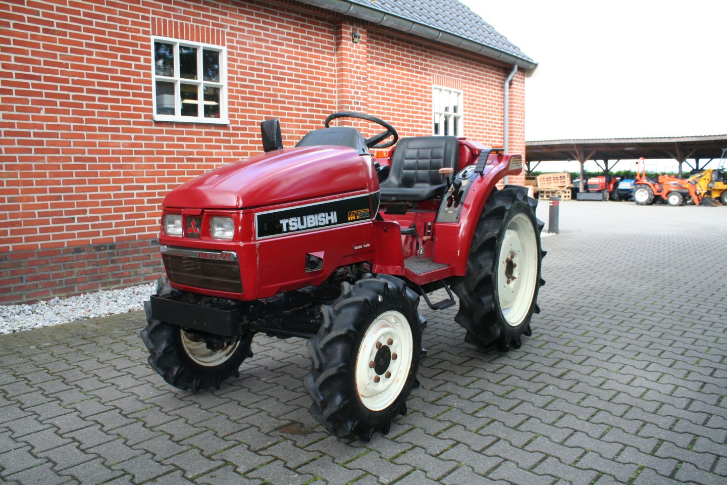 Mitsubsihi MT205