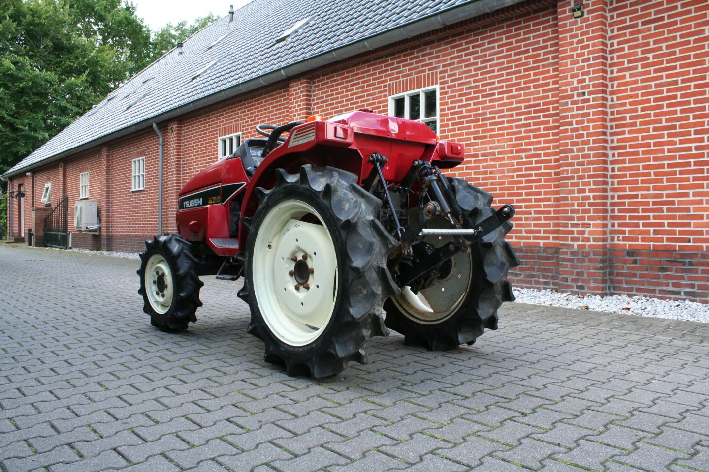 Mitsubsihi MT205