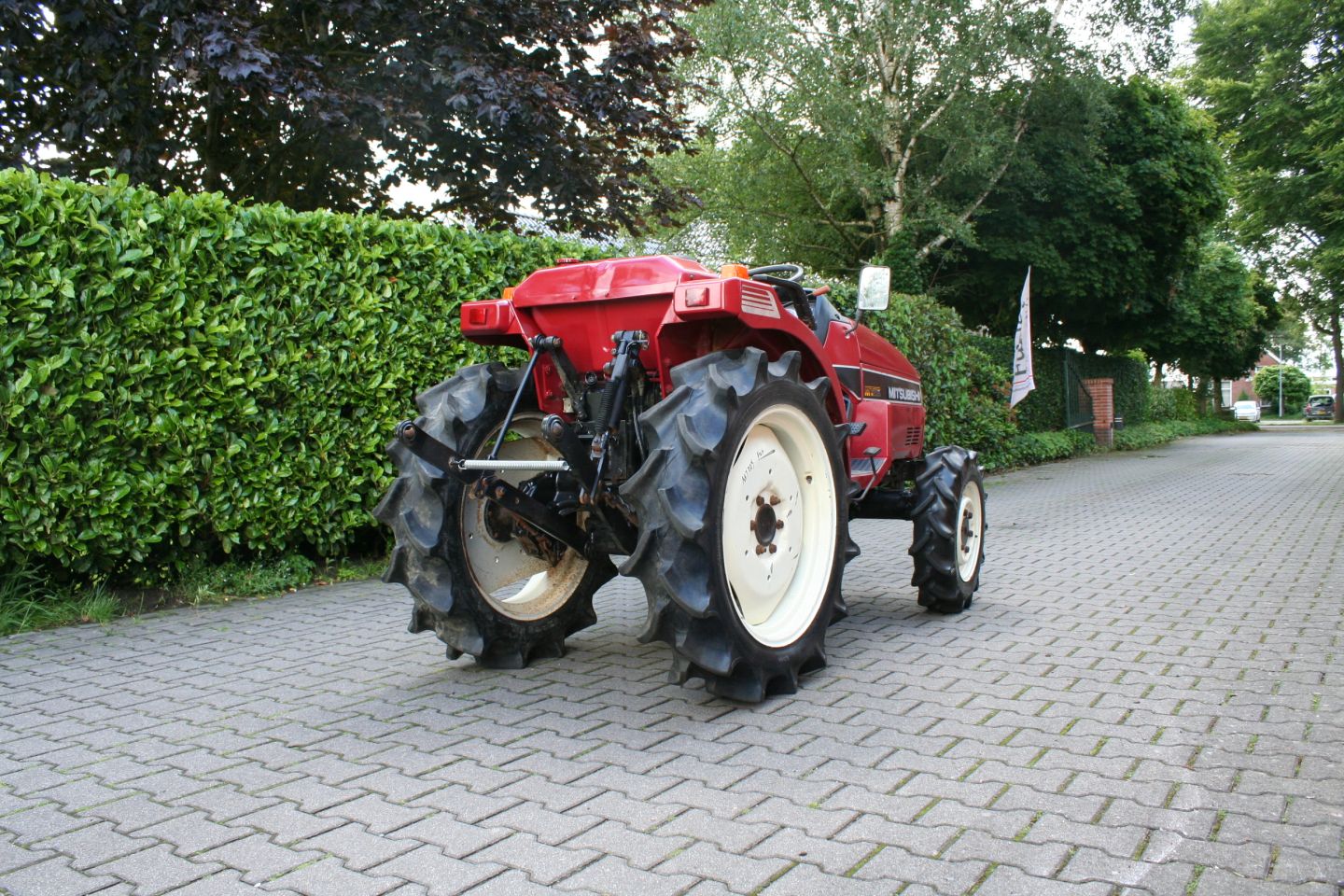Mitsubsihi MT205