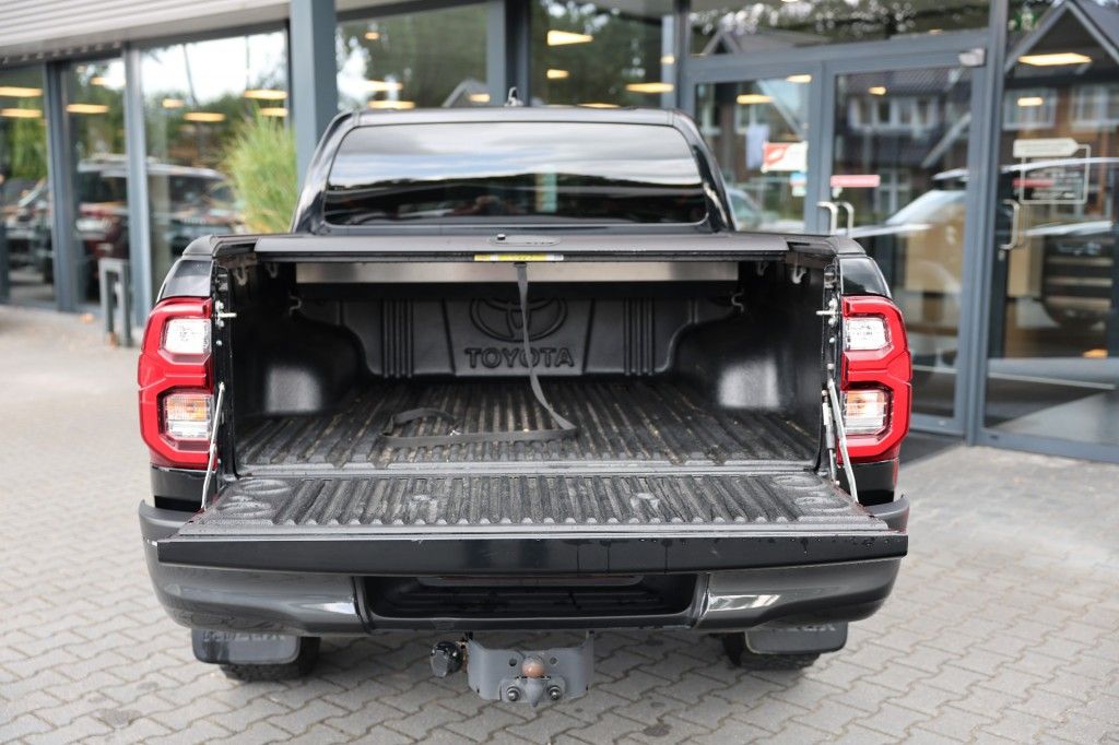 Toyota Hilux 2.8 D-4D DUBBEL CABIN GR SPORT A/T 2 ZITS 4WD VAN