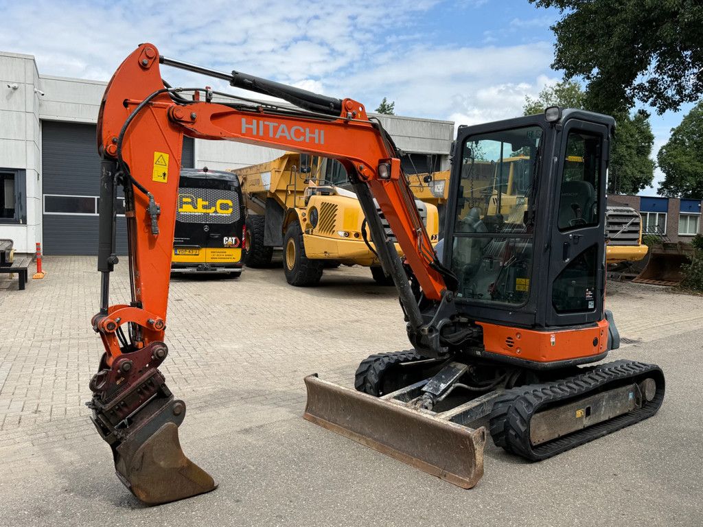 Hitachi ZX38 ZX38U