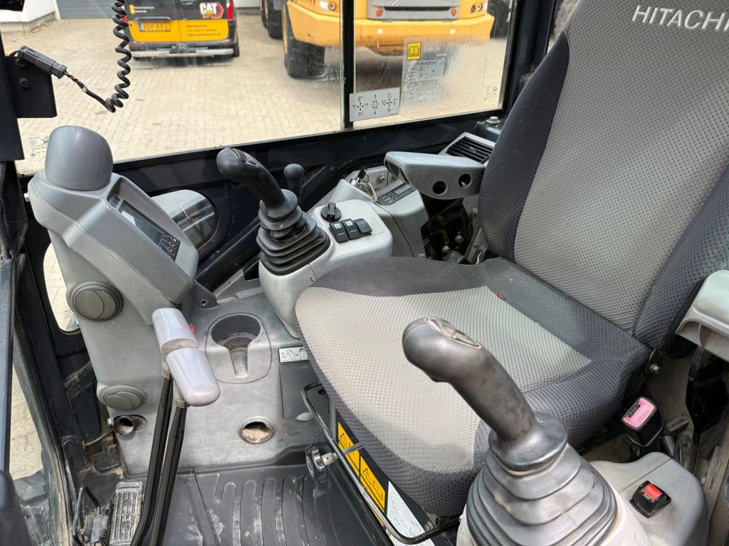 Hitachi ZX38 ZX38U
