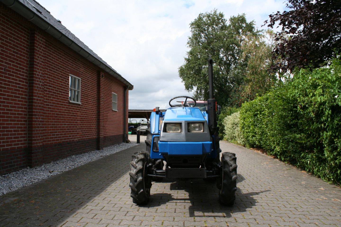 Iseki TU180