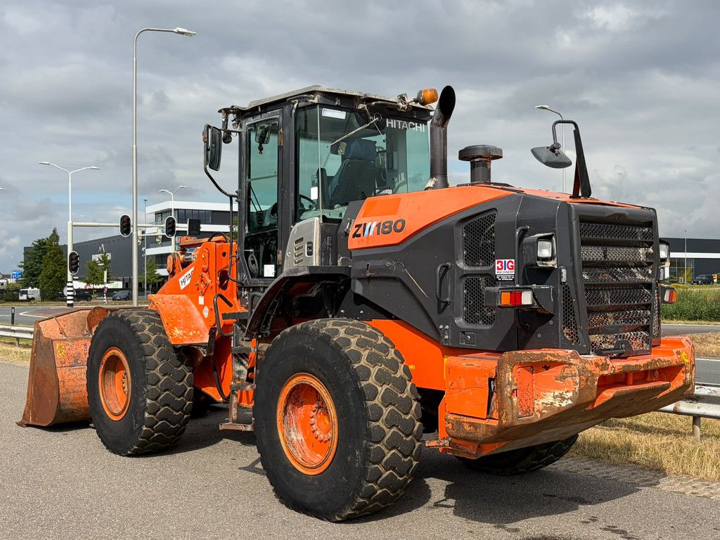 Hitachi ZW180-5B