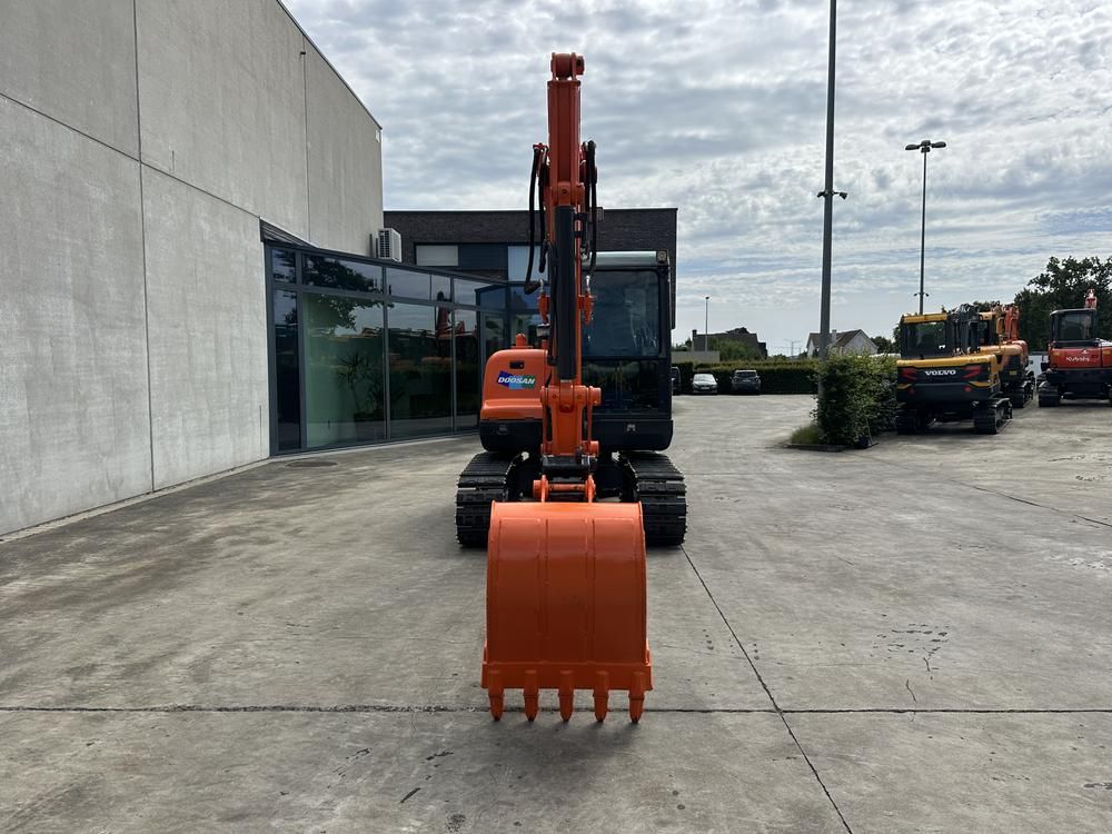 2018 Doosan DX55-9C Mid-Size Excavator