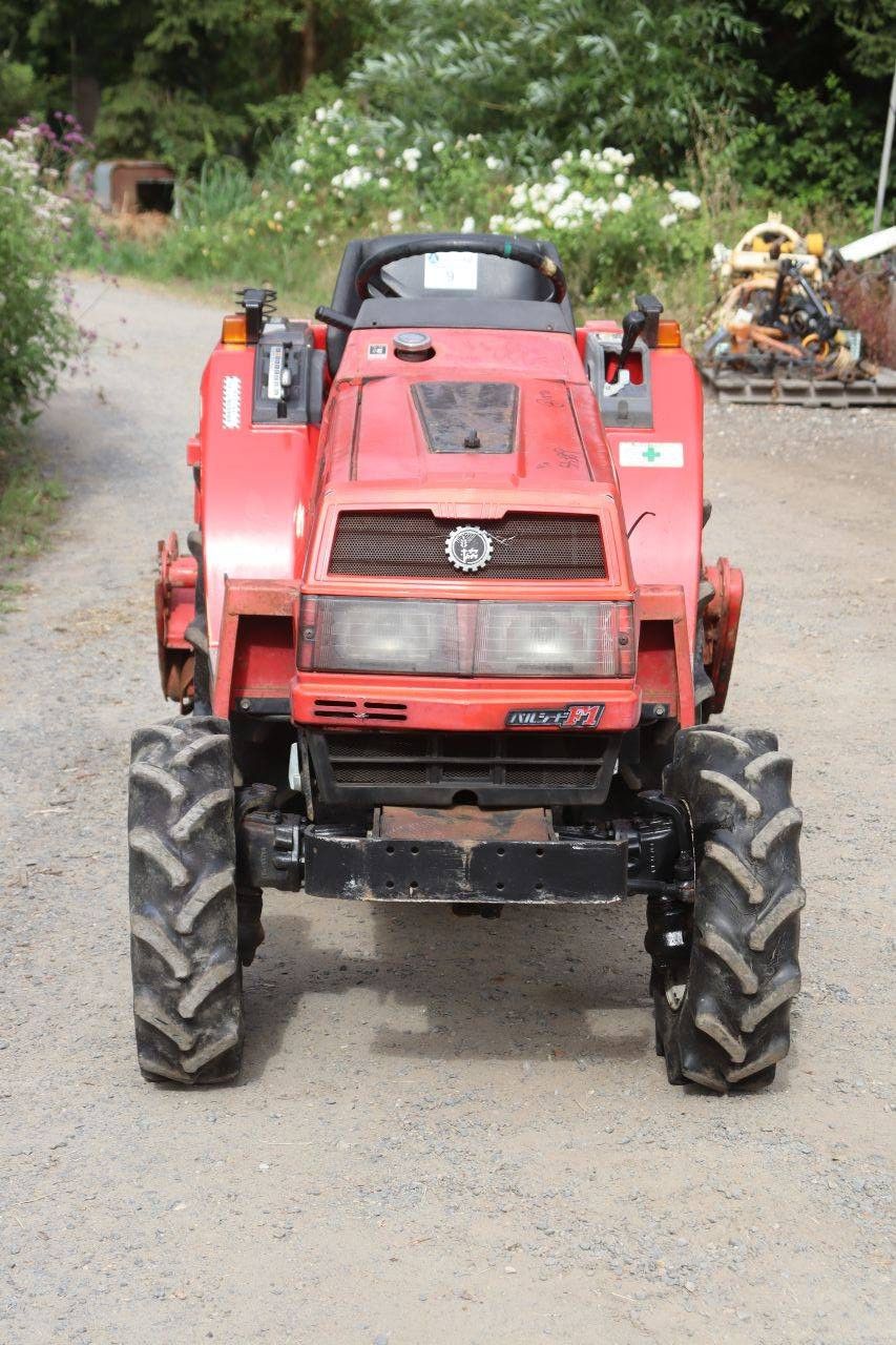 Minitractor Mitsubishi MT16 Diesel 15.8pk met grondfrees
