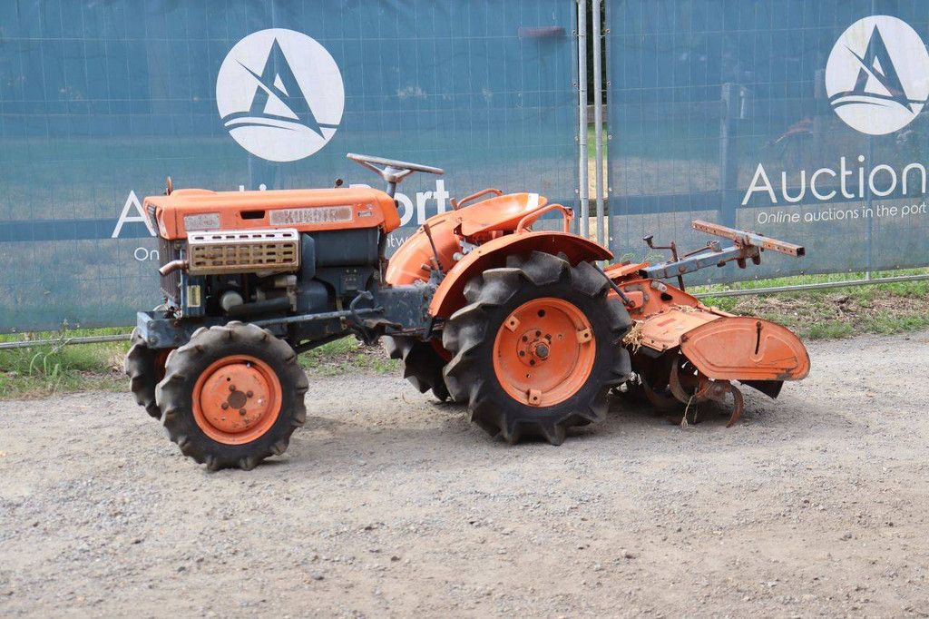 Minitractor Kubota B7000 Diesel 13pk met grondfrees
