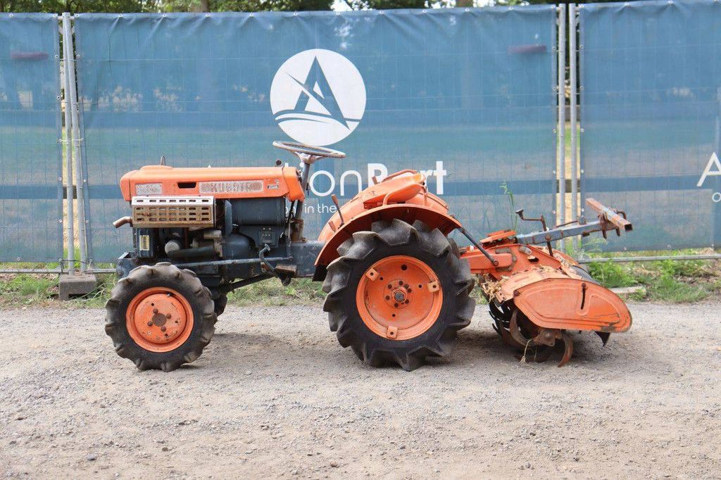Minitractor Kubota B7000 Diesel 13pk met grondfrees