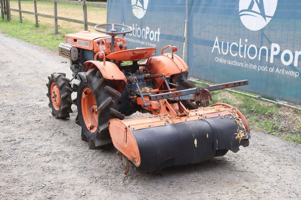 Minitractor Kubota B7000 Diesel 13pk met grondfrees
