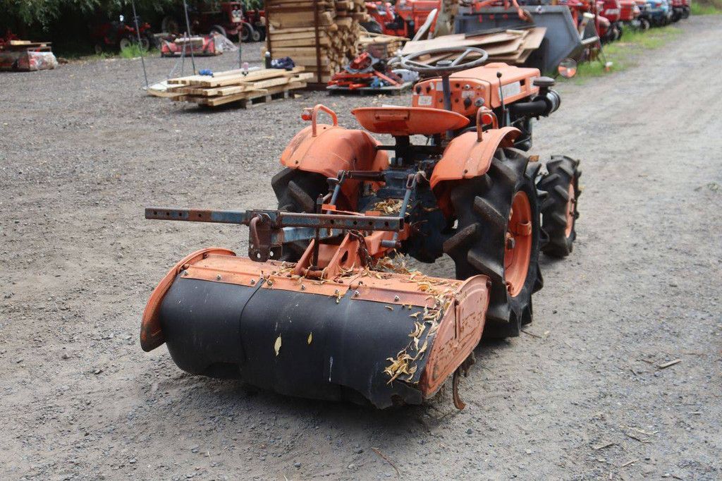 Minitractor Kubota B7000 Diesel 13pk met grondfrees