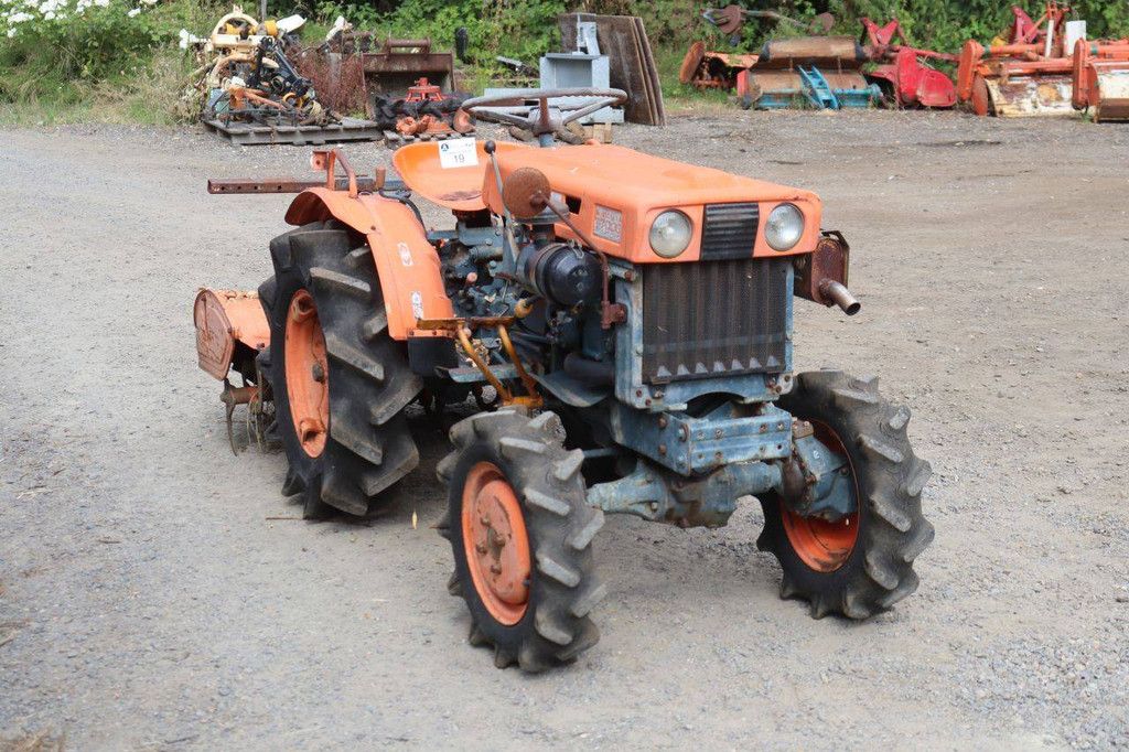 Minitractor Kubota B7000 Diesel 13pk met grondfrees