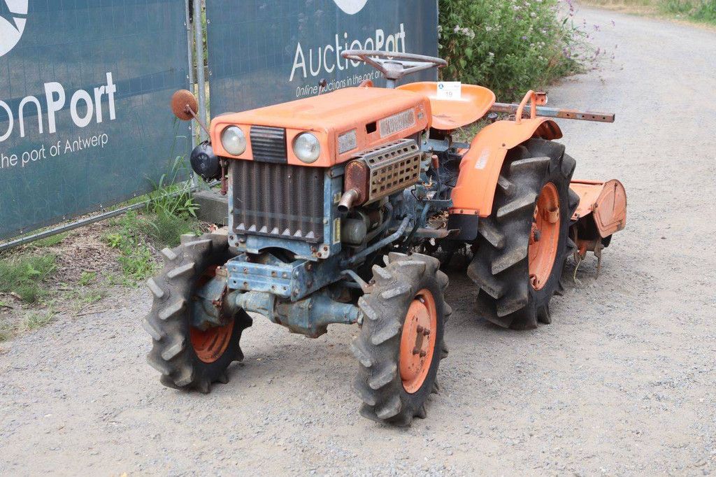 Minitractor Kubota B7000 Diesel 13pk met grondfrees
