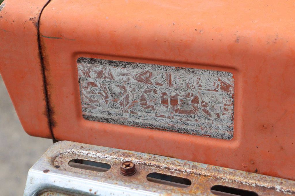 Minitractor Kubota B7000 Diesel 13pk met grondfrees