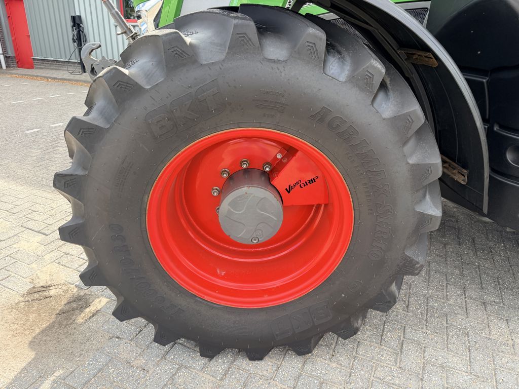 Fendt 828 S4 Vario Profi Plus