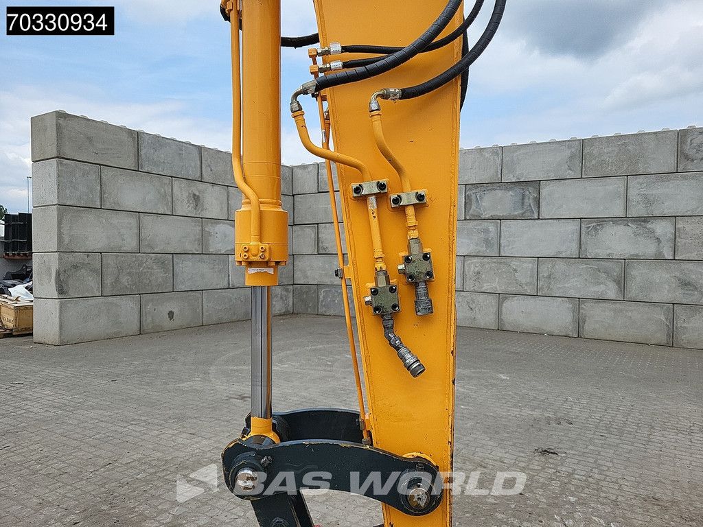 Hyundai R80 CR-9A