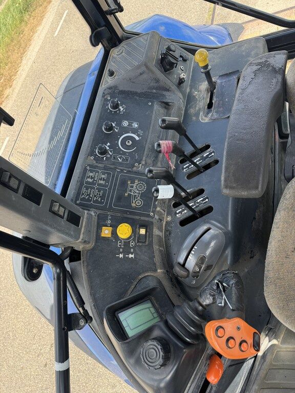 New Holland TM 190