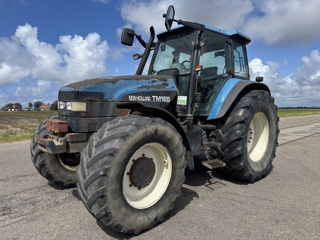 New Holland TM 165