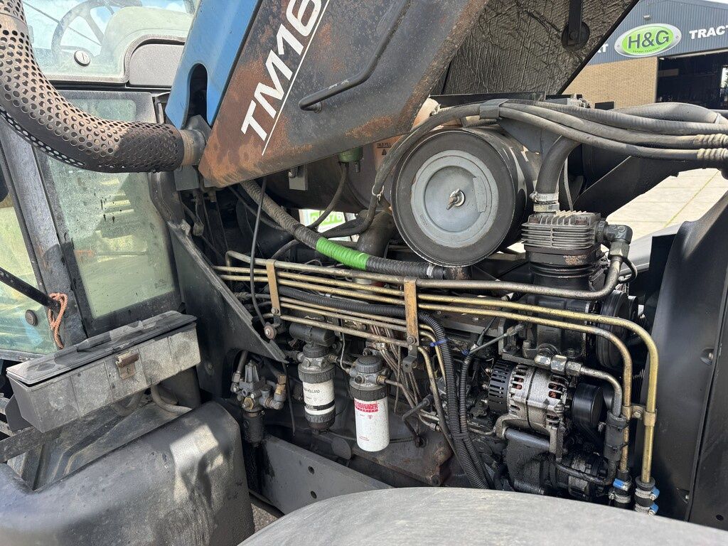 New Holland TM 165