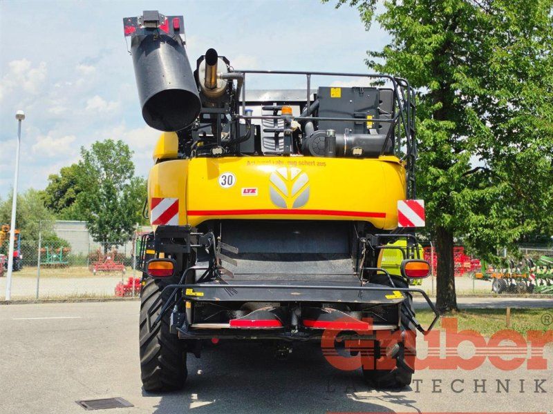 New Holland CR 8.80