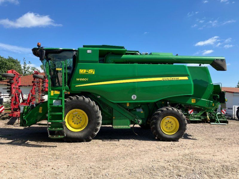 John Deere W660