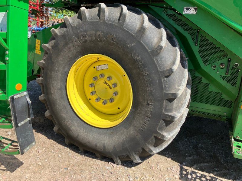 John Deere W660